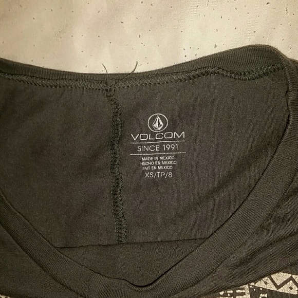 VOLCOM T-SHIRT - Picture 2 of 5